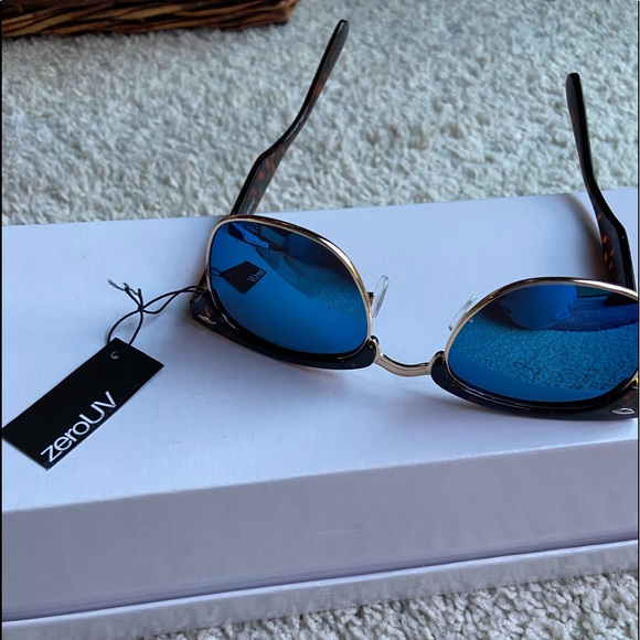 Sunglasses - Picture 4 of 8